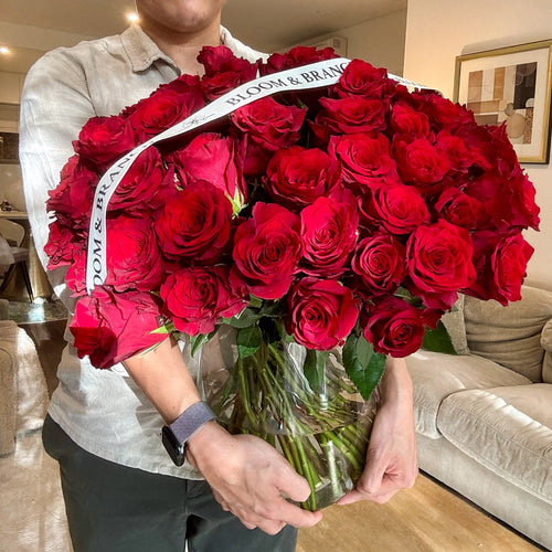Red Rose Elegance Vase – 50 Roses
