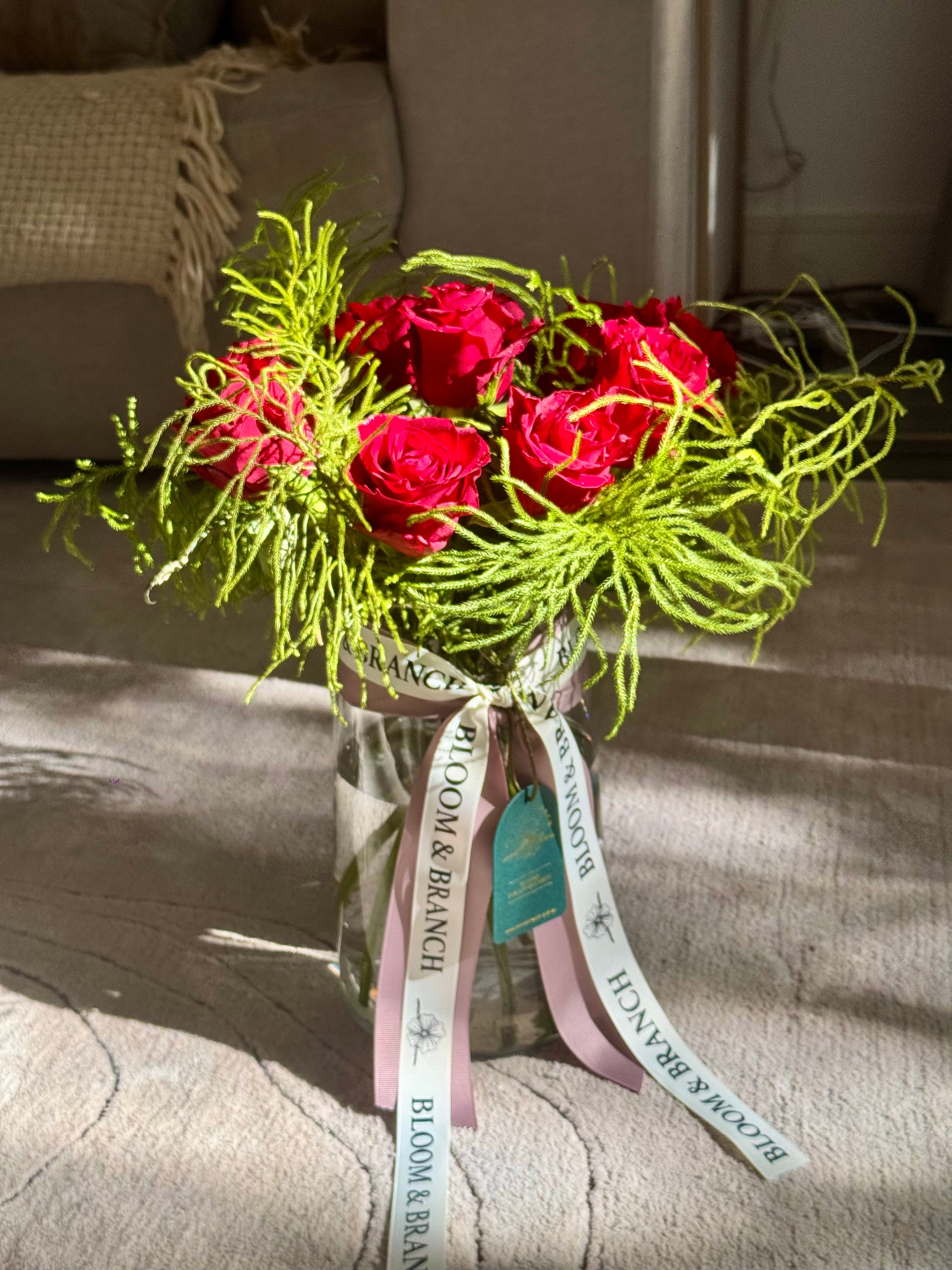 Romance roses in Vase