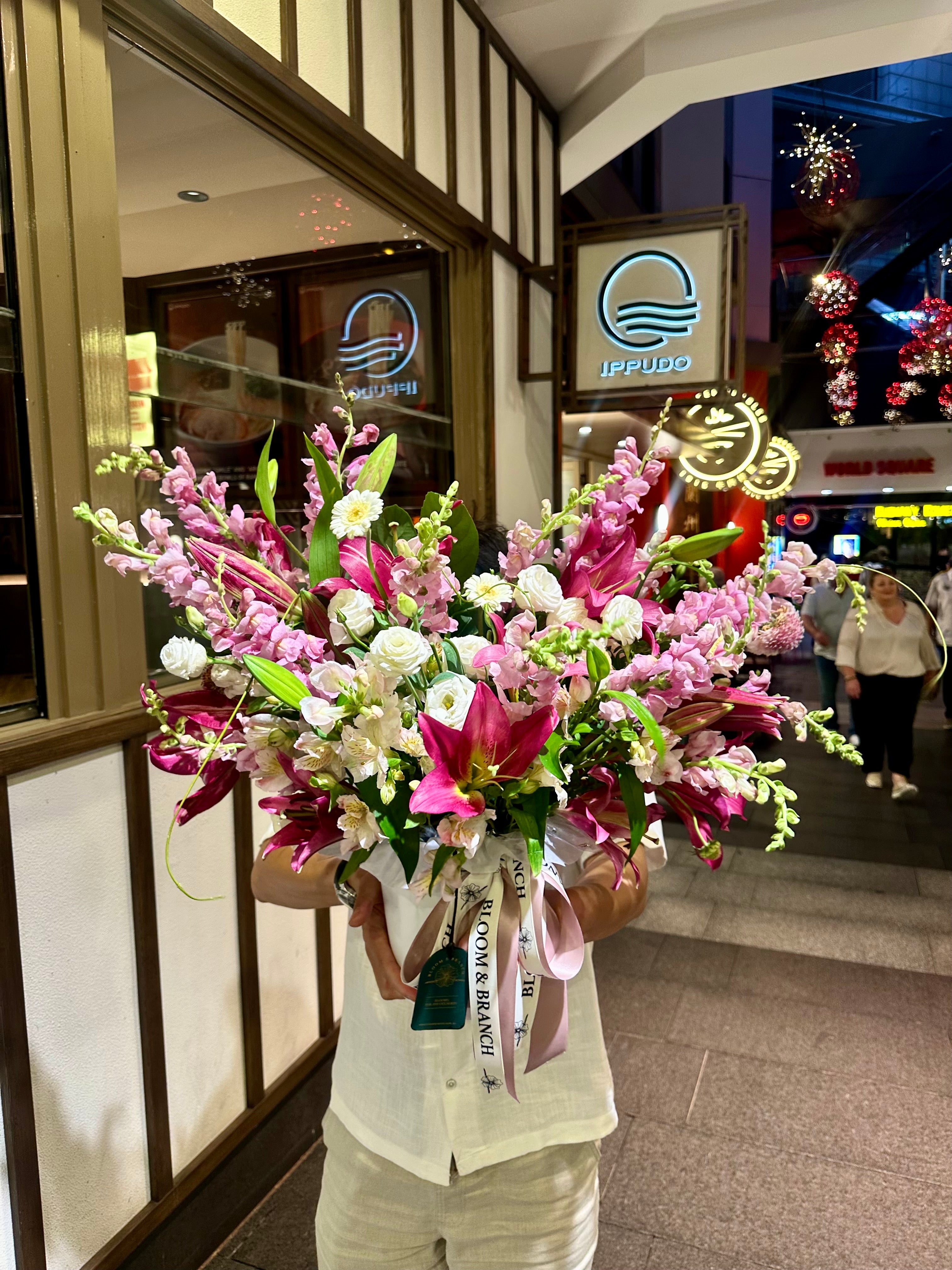 Blush Harmony – Seasonal Flower Arrangement