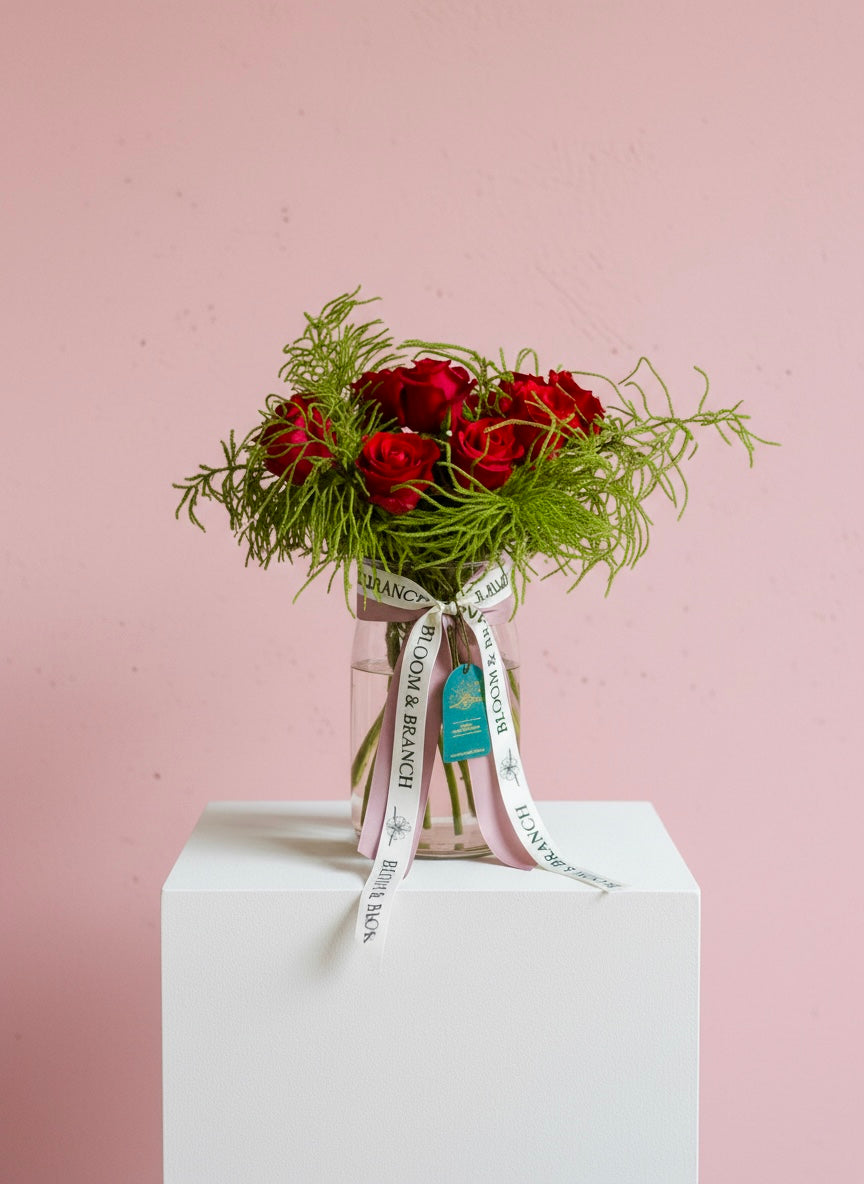 Romance roses in Vase