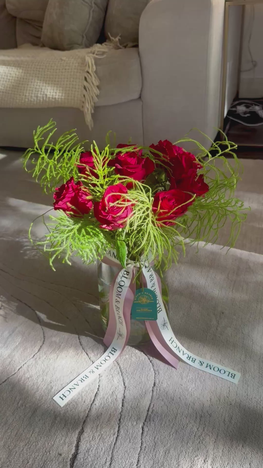 Romance roses in Vase